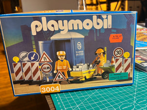 Playmobil : Construction Workers Set 3004 (1998) Mint in Sealed Box