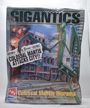 GIGANTICS! COLOSSAL MANTIS DIORAMA MONSTER MOVIE MODEL KIT! MIB