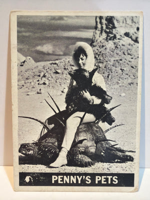 Lost in Space : 1966 Topps Trading Cards #35 Penny's Pets
