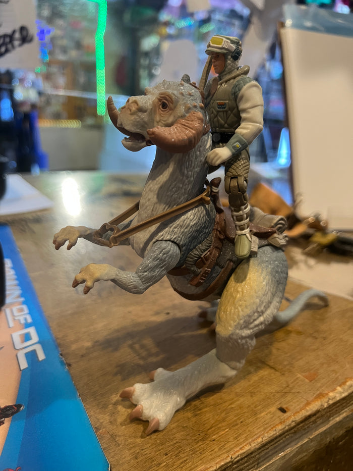 Tauntaun W/ Luke Figure : Loose POTF 1997