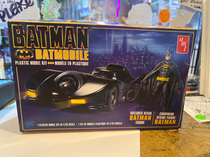 Batman Batmobile : 1989 W/ Vinyl Figure