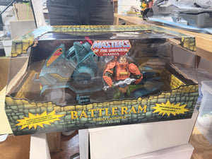 Masters of the Universe MOTU Classics: Battle Ram w/ Man at Arms (MIB) W/ Mailer