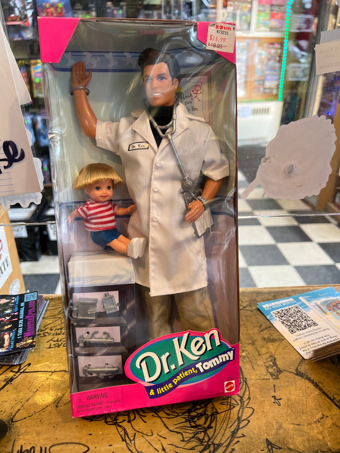 Dr. Ken & Little Patient Tommy : Barbie 1997 MISB