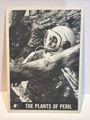 Lost in Space : 1966 Topps Trading Cards #37 The Plants of Peril