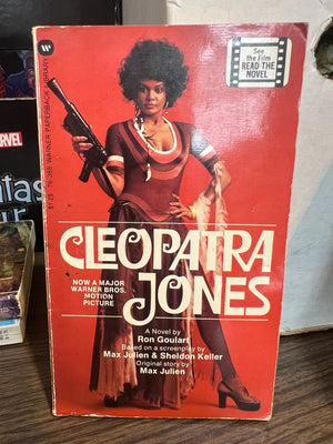 Cleopatra Jones : Paperback Novelization 1973 Movie Cover 1st Printing