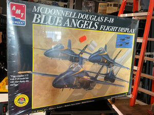 AMT / ERTL : McDollelb Douglas F-18 Blue Angels Flight Display (Vintage/Sealed)