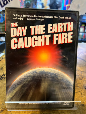 The Day the Earth Caught Fire : DVD  (Used) Sci-Fi Nuclear War Scare Film 1962