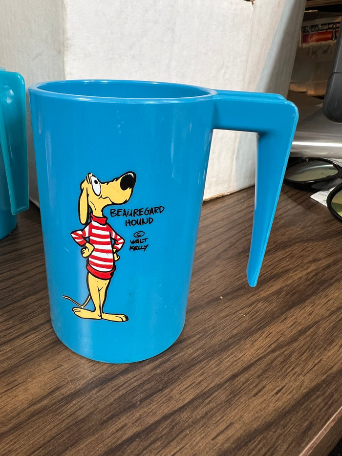 Walt Kelly : POGO 1969 Beauregard Hound Plastic Drinking Cup