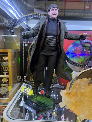 Hot Toys : Dr. Octopus (No Way Home Alfred Molina) Loose / Used
