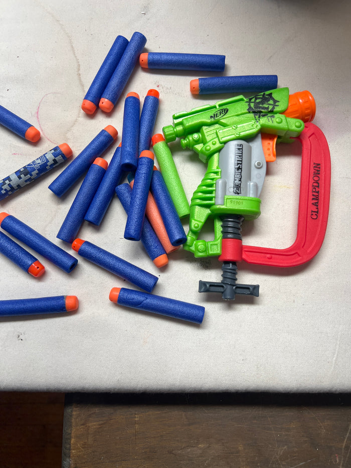 NERF Zombie Strike Clampdown (Extra Darts)