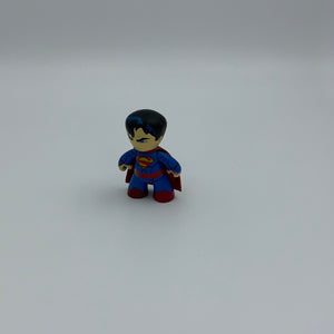 Mez-Itz : 2" Superman (Red Belt) Figure