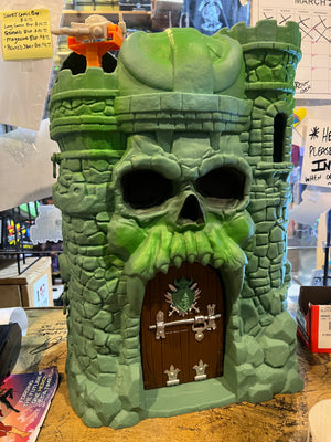 Masters of the Universe: Origins - Greyskull w/ Enchantress Complete