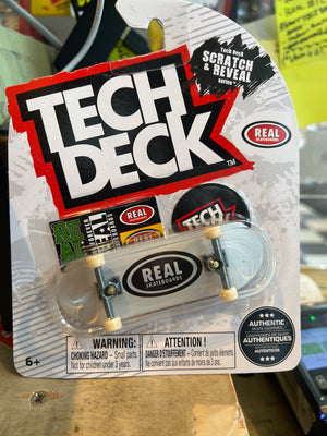 Tech Deck : REAL - Scratch & Reveal Series (Fingerboard)