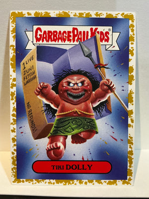 Garbage Pail Kids : Revenge of the Horror-ible (2019 Series) - Tiki Dolly (Gold Border)