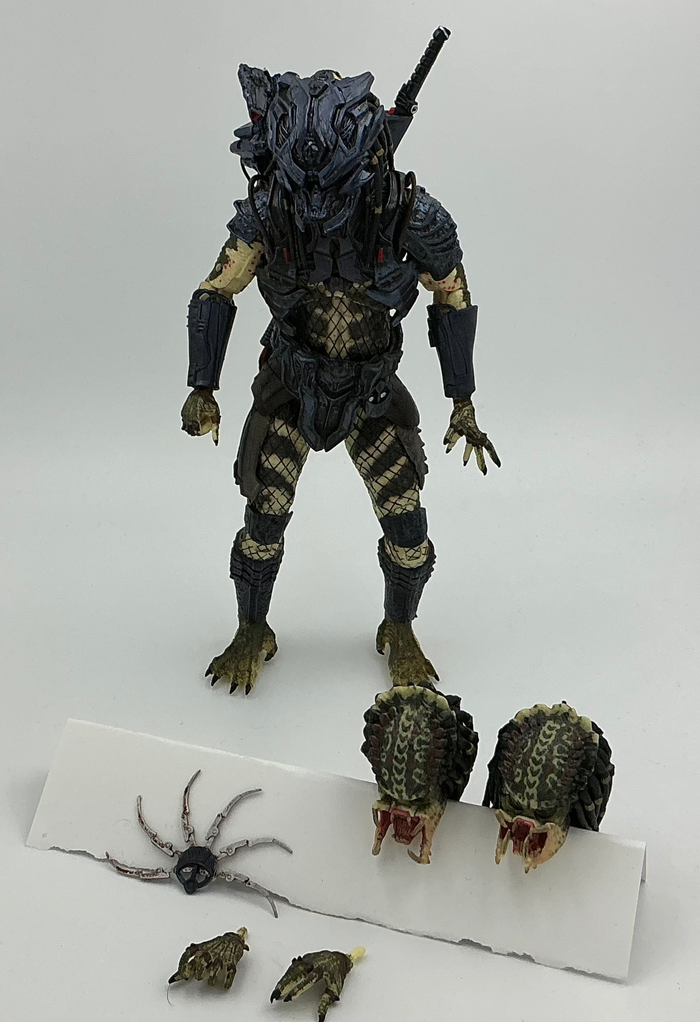 NECA Predator 2 Ultimate Armored Lost Predator With Sword And Accessories Loose