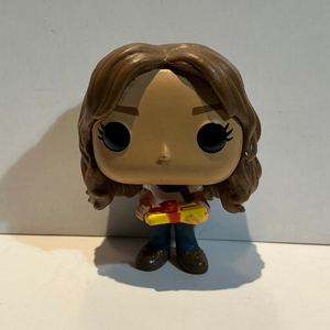 Harry Potter Funko Pocket Pops : Hermione With Present