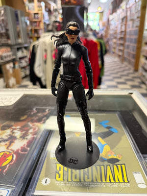 McFarlane DC Multiverse: Catwoman THE DARK KNIGHT 7" Action Figure (Loose) (Missing extra Hands)