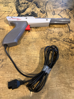 Nintendo Entertainment System (NES) : Grey Zapper (Tested/Working)