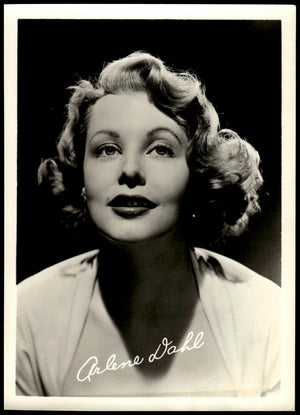 Vintage Arlene Dahl Fan Club Photo (Facsimile Signature)  7" X  5." 1950's