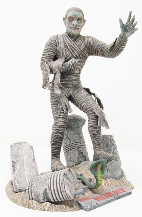 universal monsters model kits Universal Monsters The Mummy (Glow-in-the-Dark) 1/8 Scale Model Kit (Reissue)
