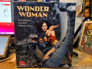 ADAM HUGHES : Wonder Woman VS The Hydra Statue Ltd to 2000 Pieces. MIB New