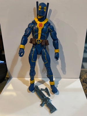 Marvel Legends : Deadpool Blue X-Men Outfit Loose