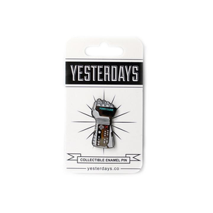 Enamel Pin: POWER GLOVE (YESTERDAYS)