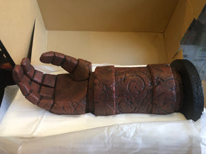 HELLBOY : RIGHT HAND OF DOOM 1:1 SIDESHOW COLLECTABLES (WEARABLE, LTD TO 1000)