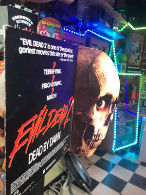 Poster: EVIL DEAD 2 : Dead by Dawn Video Store Mobile Display Vintage MEDIA VHS